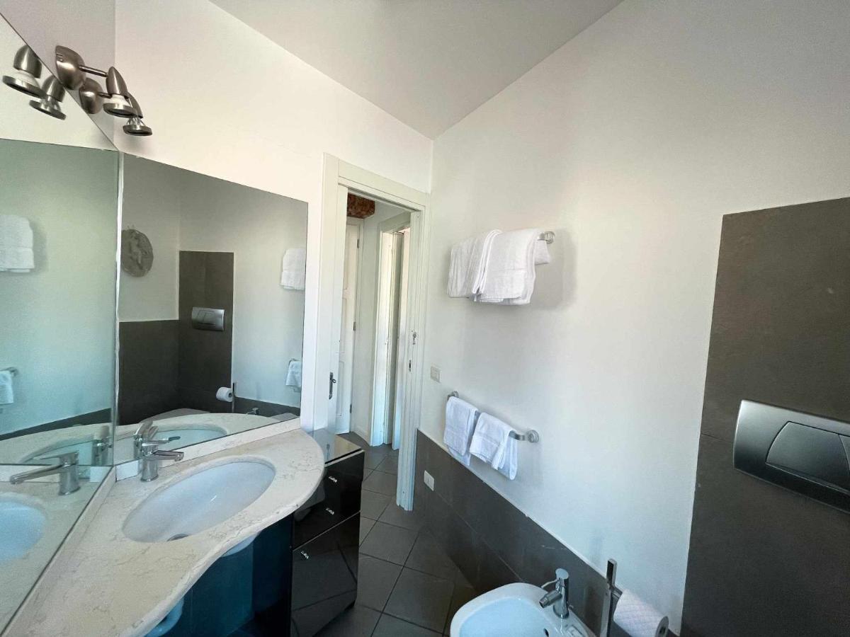 Skyway Apartment With Private Lake View Terrace Bellagio Extérieur photo